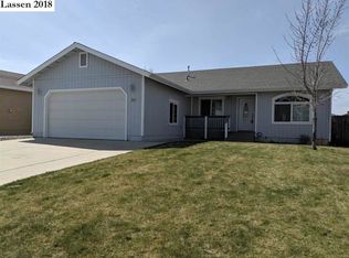 1050 Shadow Mountain Dr, Susanville, CA 96130