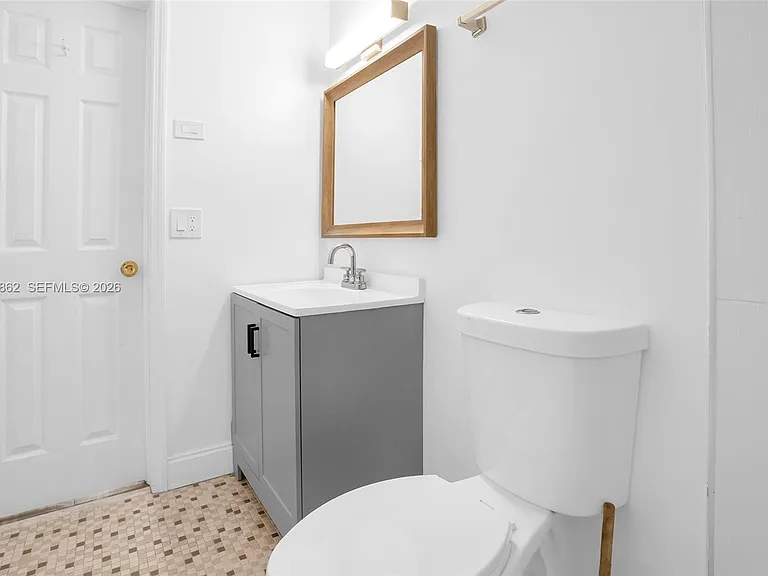 1836 Arthur St #9 — Photo 16