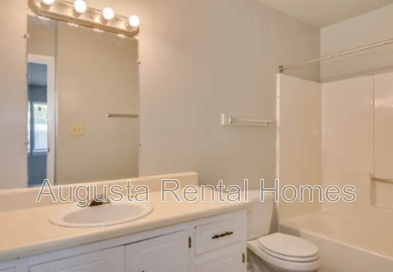 2822D Thomas Ln — Photo 10