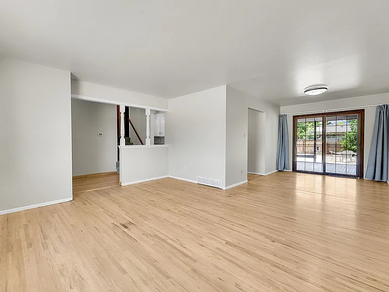 4220 Edwinstowe Ave — Photo 8