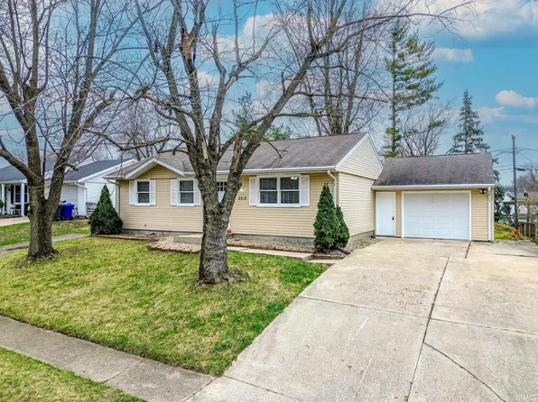 2515 W Saint Louis Dr, Kokomo, IN 46902