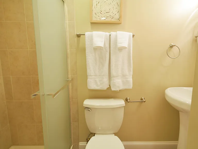Bathroom 2.