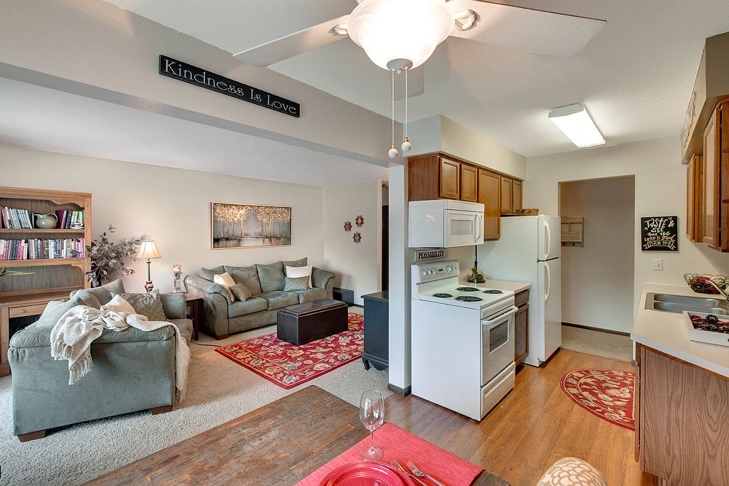 Beach South At The Lake Apartment Rentals Minneapolis Mn Zillow