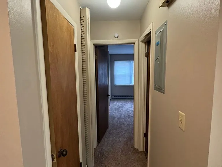 2330 Northwestern Ave — Photo 4