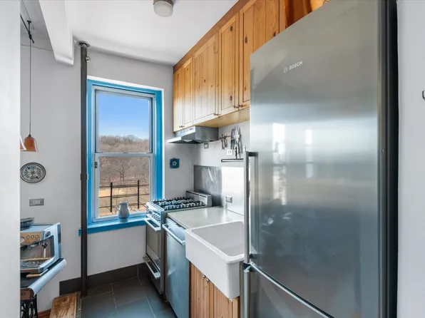 585 West 214th Street image 13 of 21