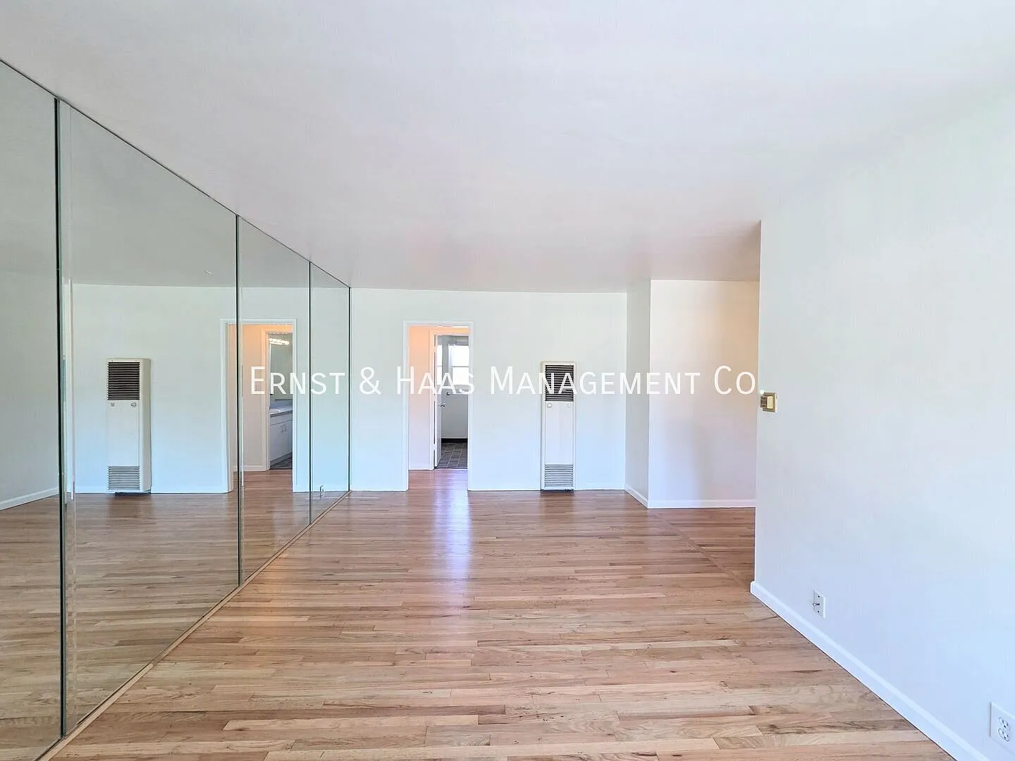 Bright & Spacious 1-Bedroom Condo in Long Beach! — Photo 4