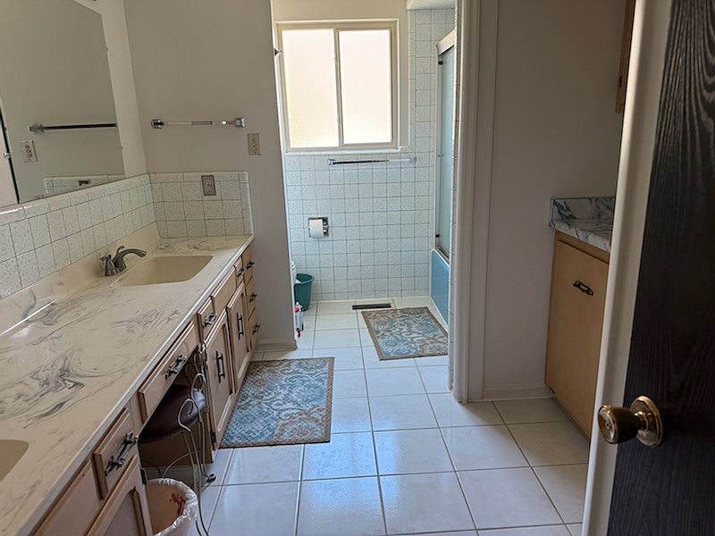 Main bathroom