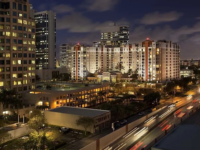 Camden Las Olas — Photo 47