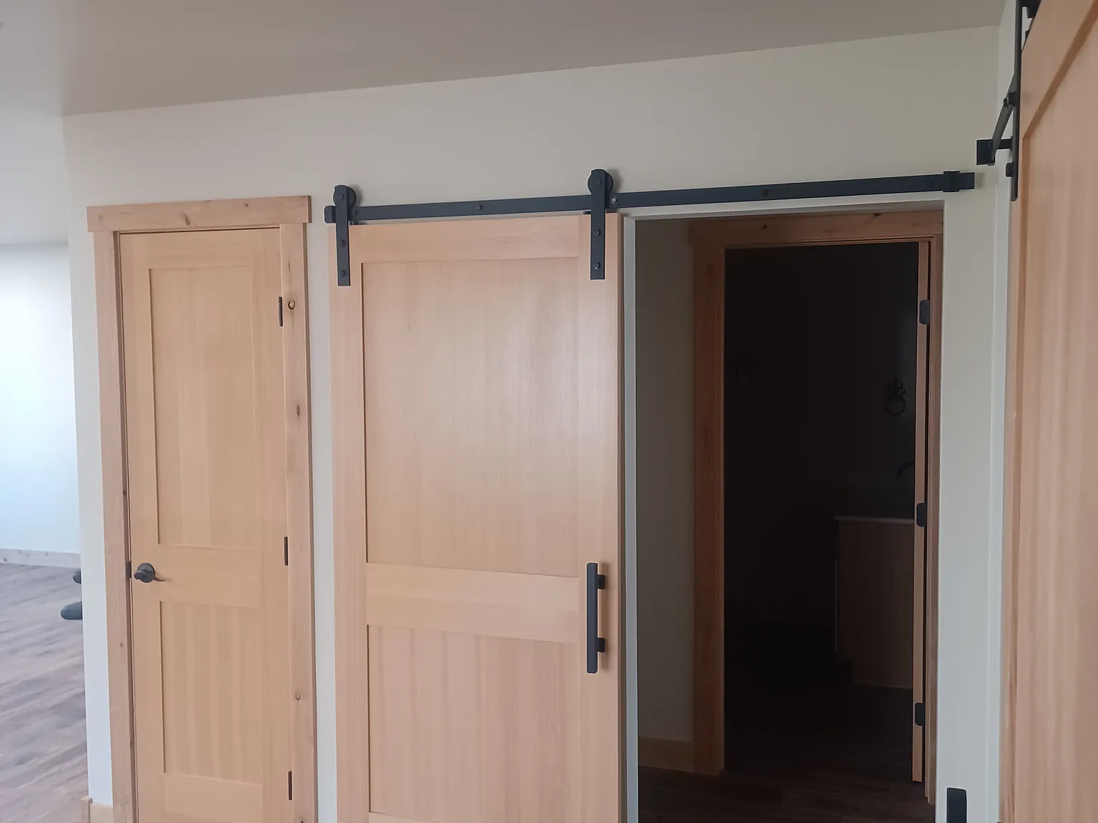 3 bed, 2200 sqft, $1,750 — Photo 2