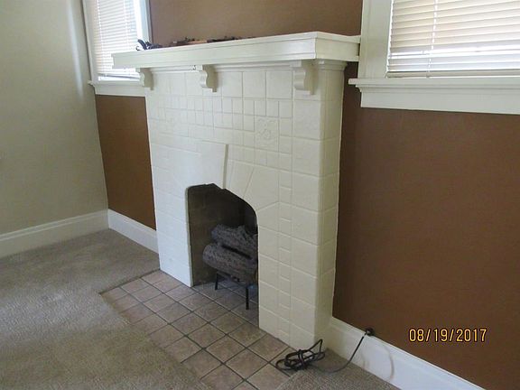 4th image of 4375 Saint Lawrence Ave