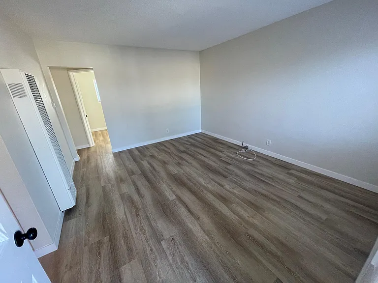 861 N Washington Pl #8 — Photo 6