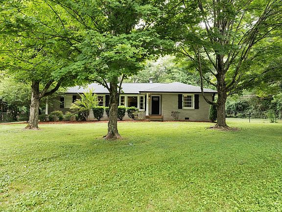 2nd image of 984 Davidson Dr