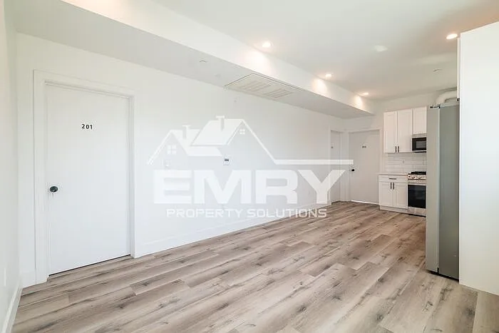 1 bed, 1.0 bath, $1,075 — Photo 4