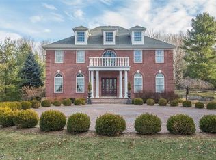 33 Combs Ave, Mendham, NJ 07945