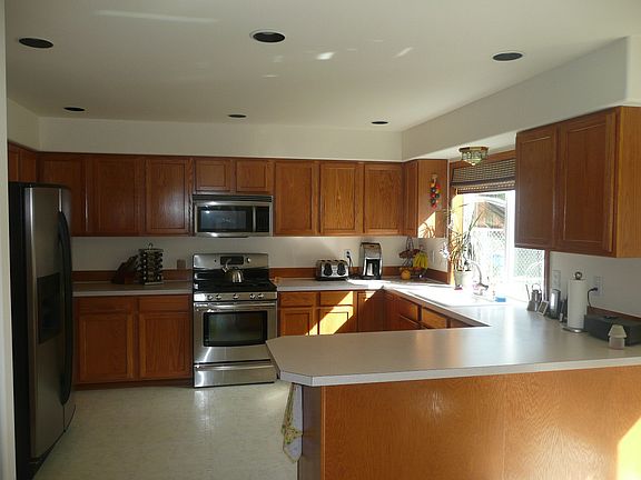 Spacious kitchen with abundance of cabinets