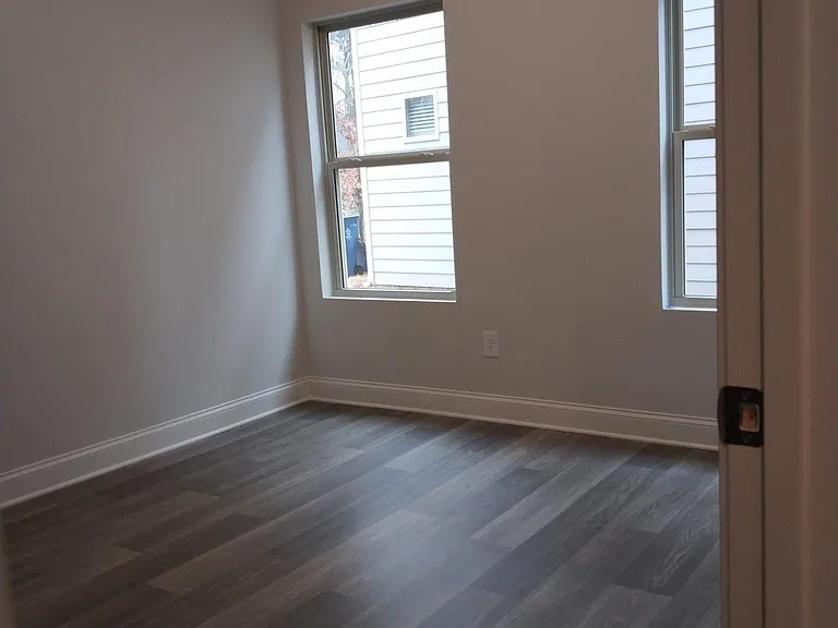 648 Omnia Ct — Photo 9