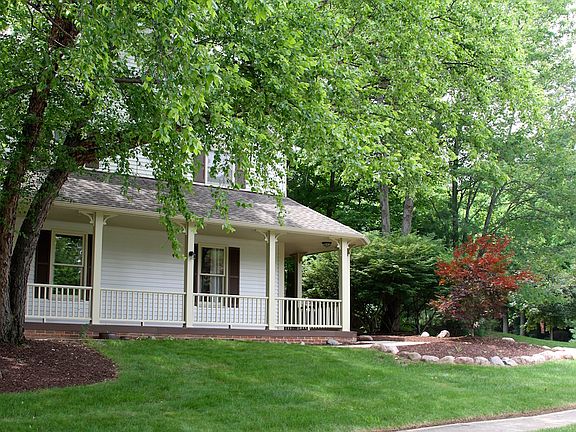 3rd image of 32760 N Burr Oak Dr
