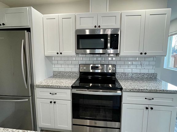 4th image of 302 Washington Ave SW #B