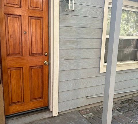 2nd image of 381 1/2 E 3rd Ave
