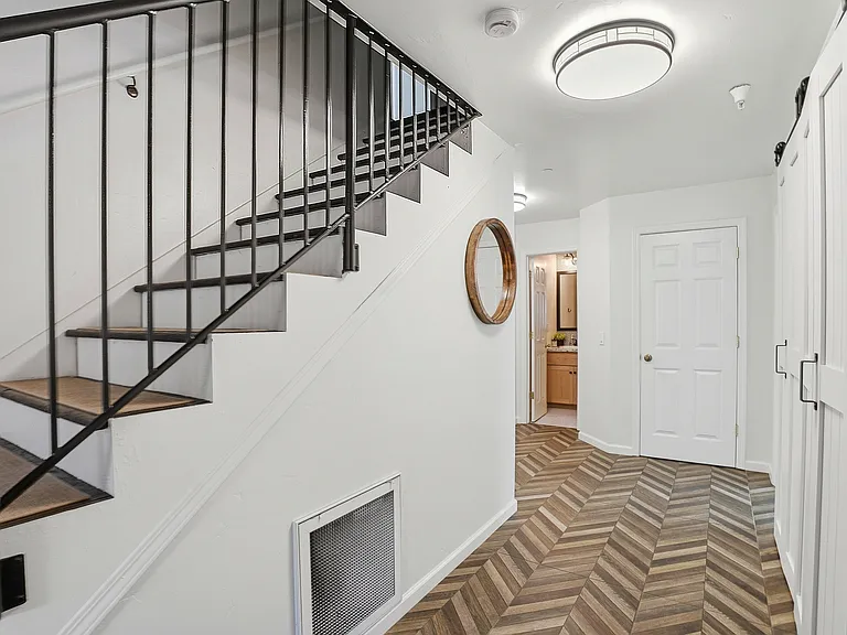 16799 Center Way — Photo 5
