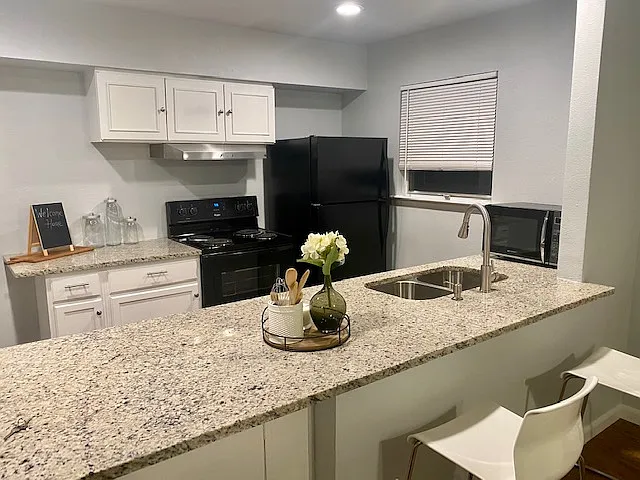 2703 Patricia Ln — Photo 8