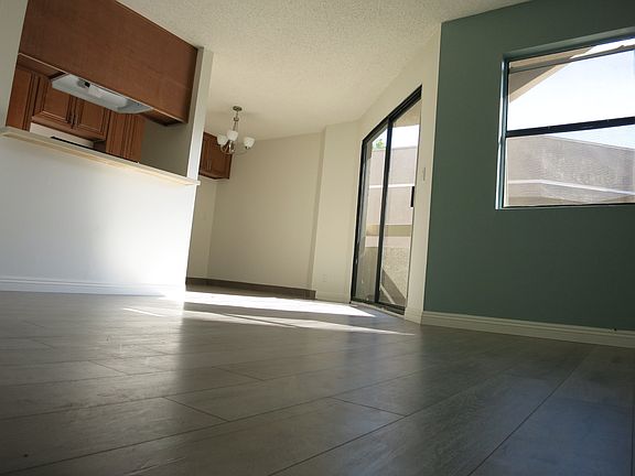 3rd image of 320 W Lomita Ave APT 18