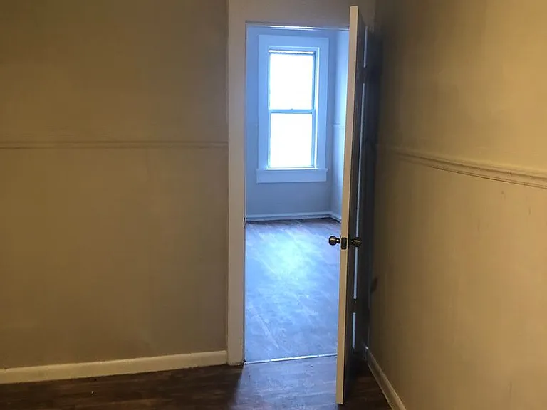 2221 E Preston St — Photo 10