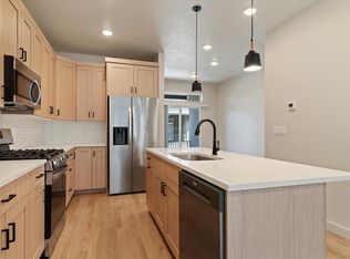 820 W Ivywell Ln N #216, North Salt Lake, UT 84054