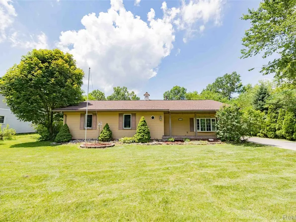 21128 Middlebelt Rd, New Boston, MI 48164