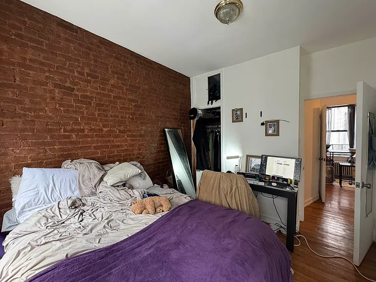530 E 13th St #18 — Photo 4