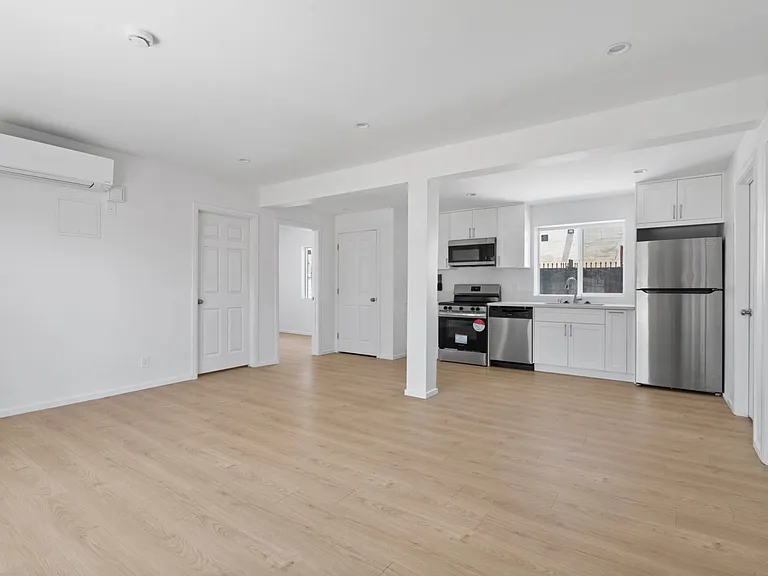 3118 W 109th St #3-4 — Photo 14