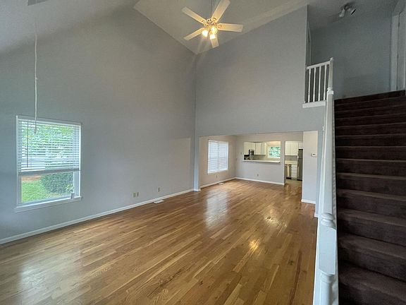 3rd image of 305 S Mitchell St