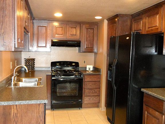 3rd image of 1047 W Francis St APT D