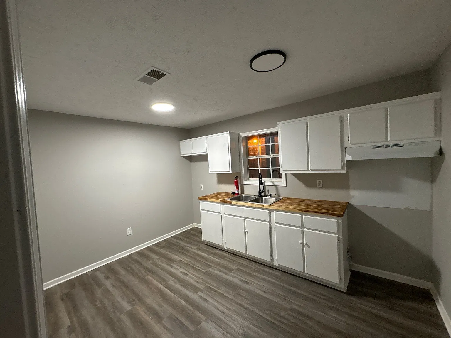 1270 Fairground Rd Brownsville - Unit 1 — Photo 3