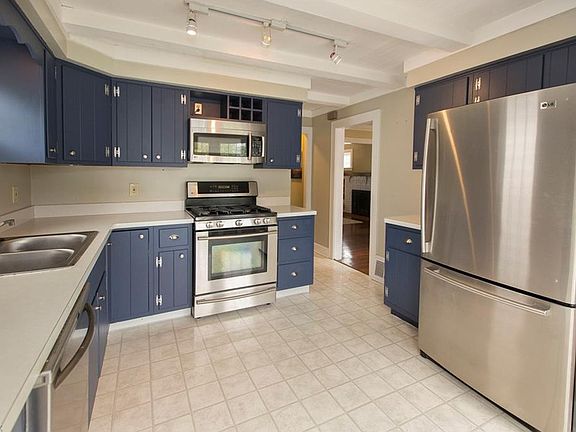3rd image of 2188 McKinley Ave