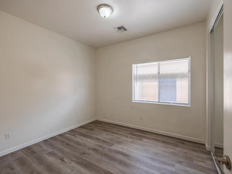 17212 W Saguaro Ln — Photo 14