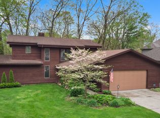 1200 Wildwood Dr, Vermilion, OH 44089