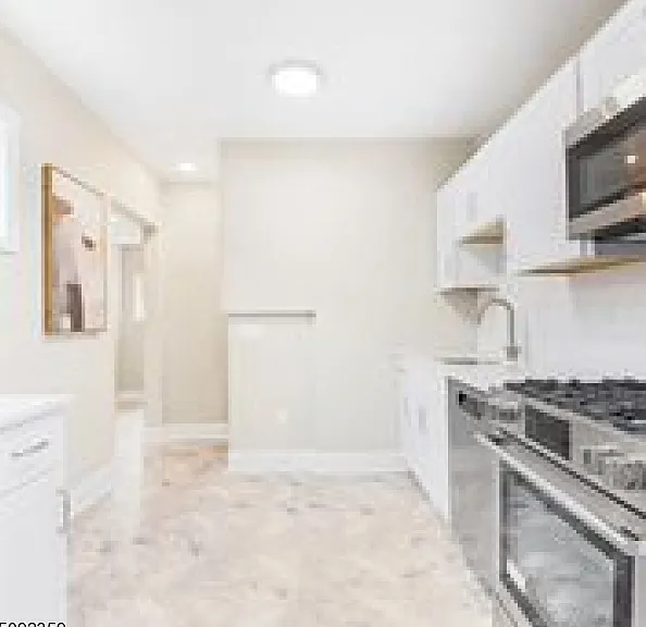 526 E Broad St #2 — Photo 6