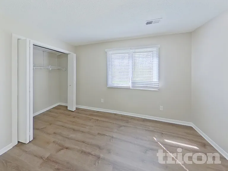 1444 Willow Creek Ln — Photo 13