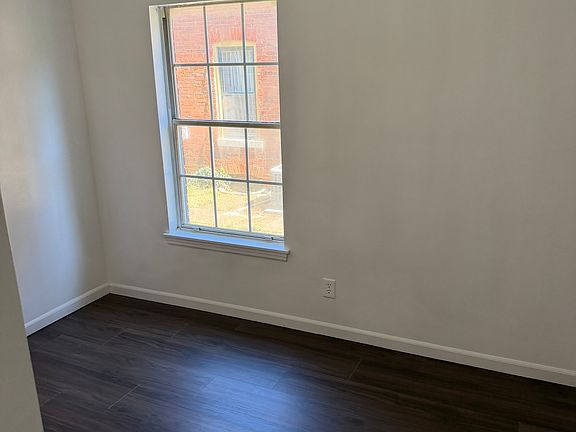 3rd image of 1201 E Main St #5