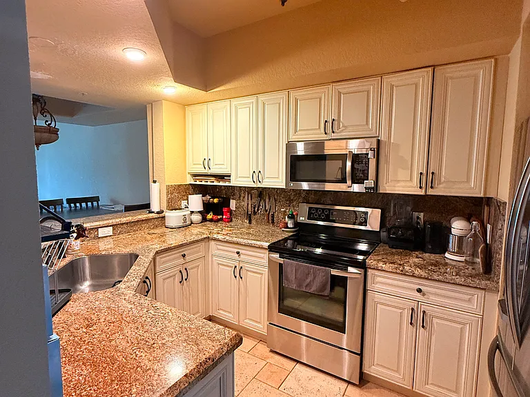 741 SW 148th Ave #707 — Photo 6