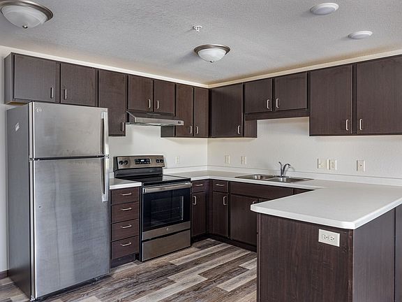 3rd image of 2730-2790 Minerva St #102