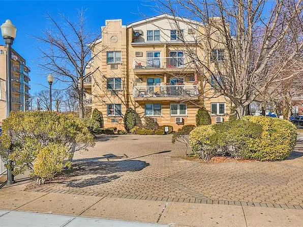 4808 Bedford Avenue image 1 of 23