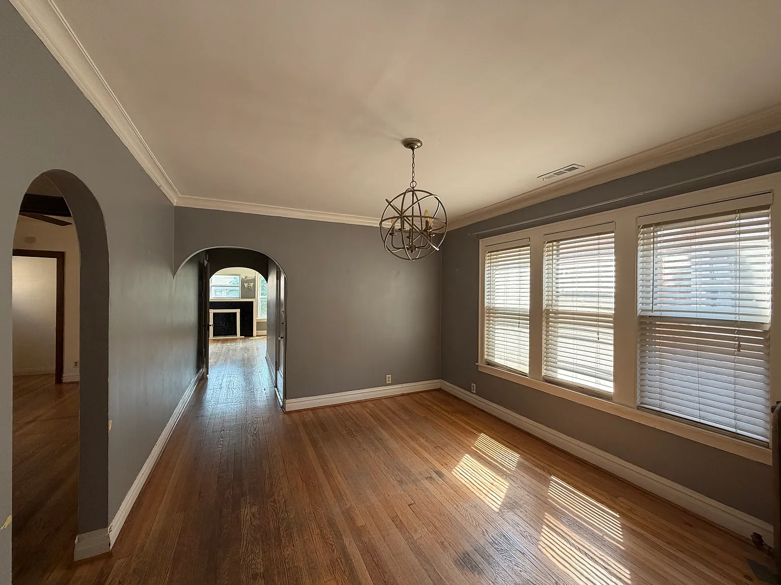 Grove Ave, Berwyn — Photo 1