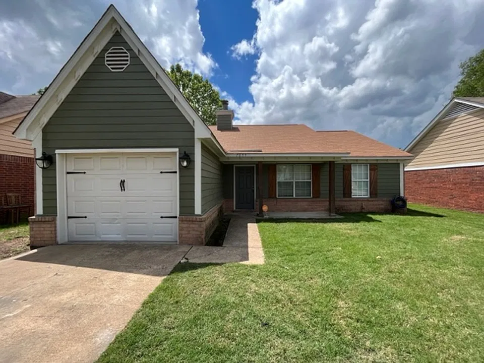 7055 Hampton Dr