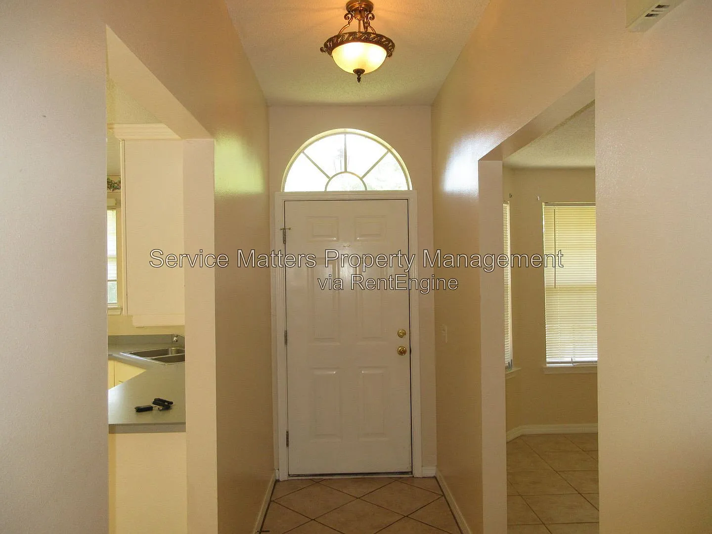 3 bed, 2.0 bath, 1805 sqft, $1,800 — Photo 2