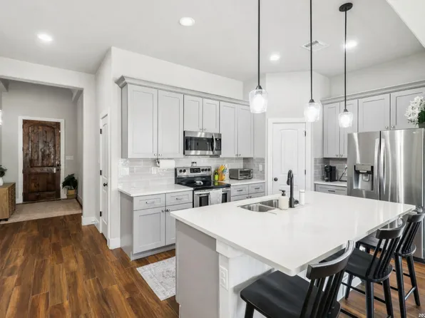 15302 Capri, Selma, TX 78154