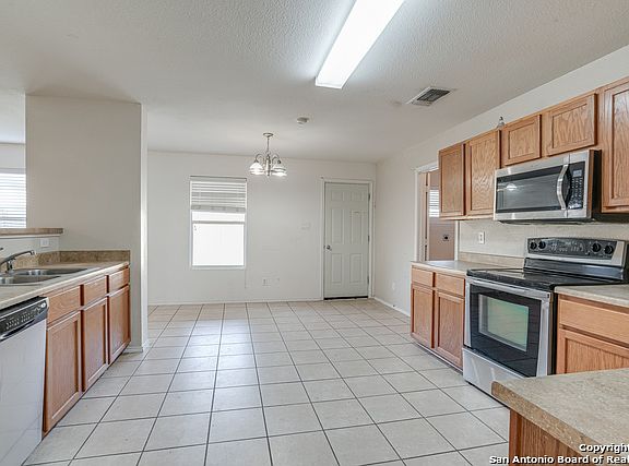 4th image of 212 N Willow Way