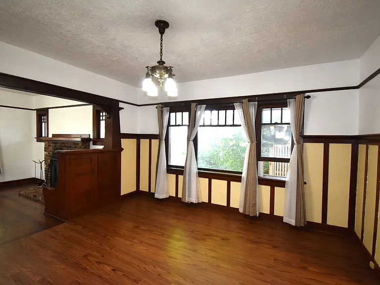 586 Grove St — Photo 17