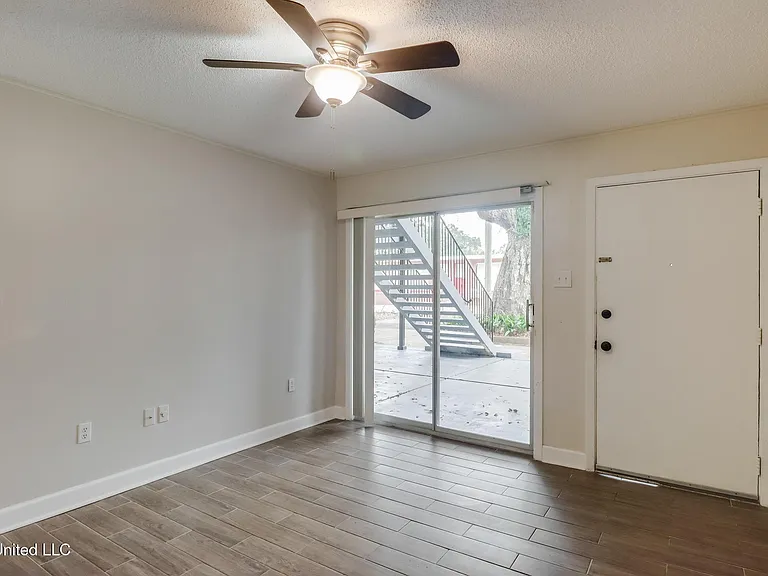 150 Pat Harrison St #2 — Photo 5